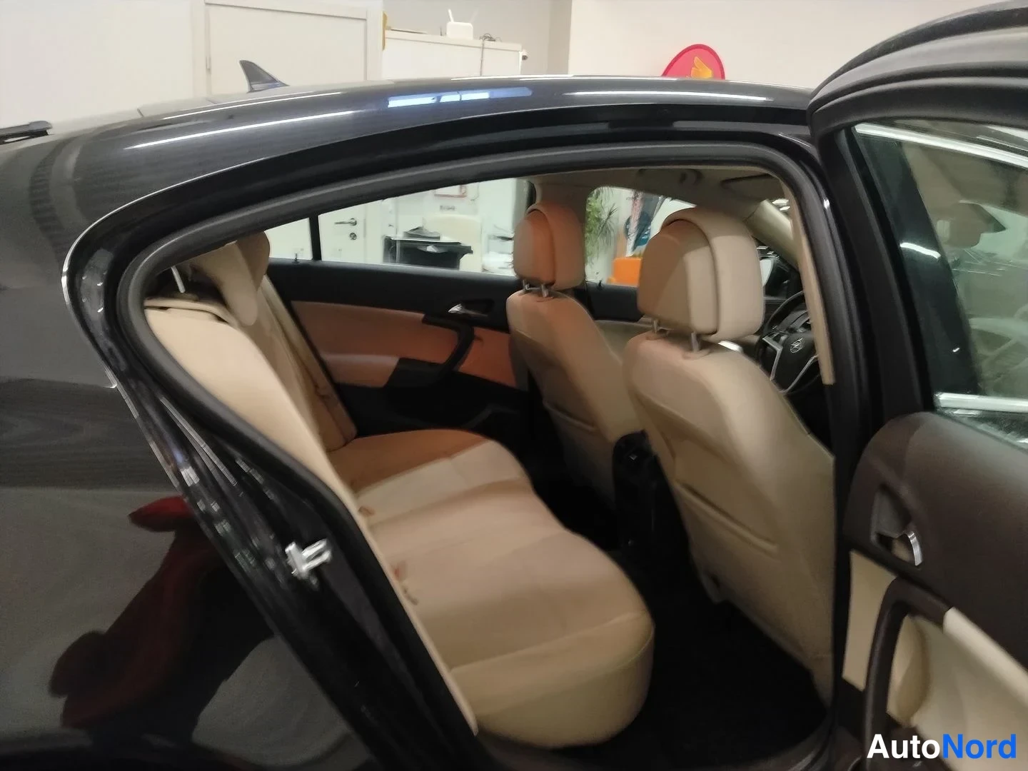 Black Opel Insignia 2009, rear seats, photo 8
