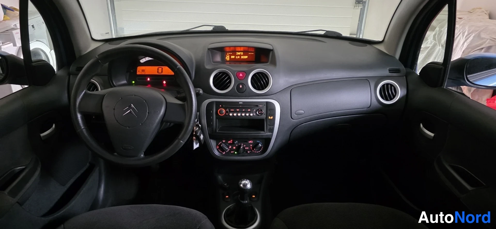 Blue Citroen C3 2008, cockpit, photo 10
