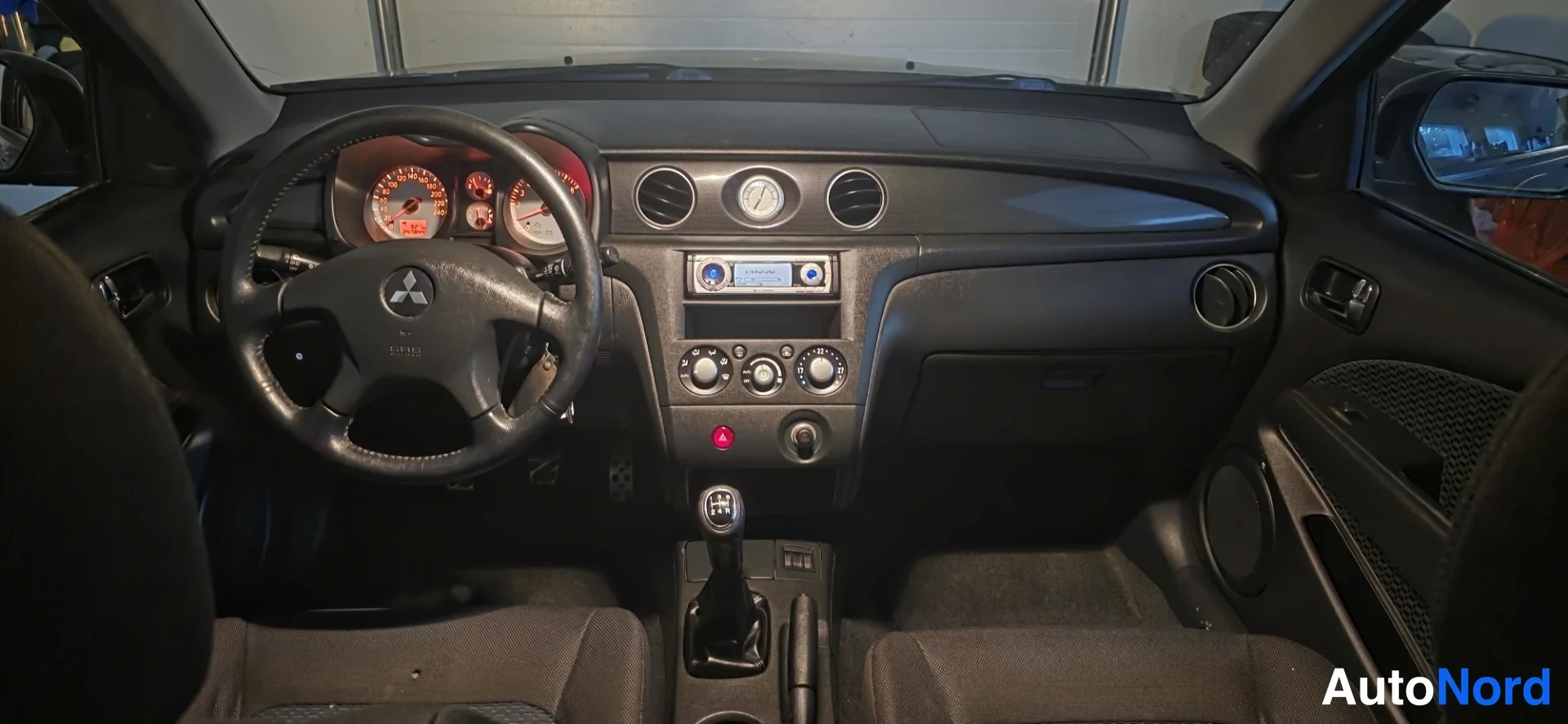Black Mitsubishi Outlander 2006, cockpit, photo 10