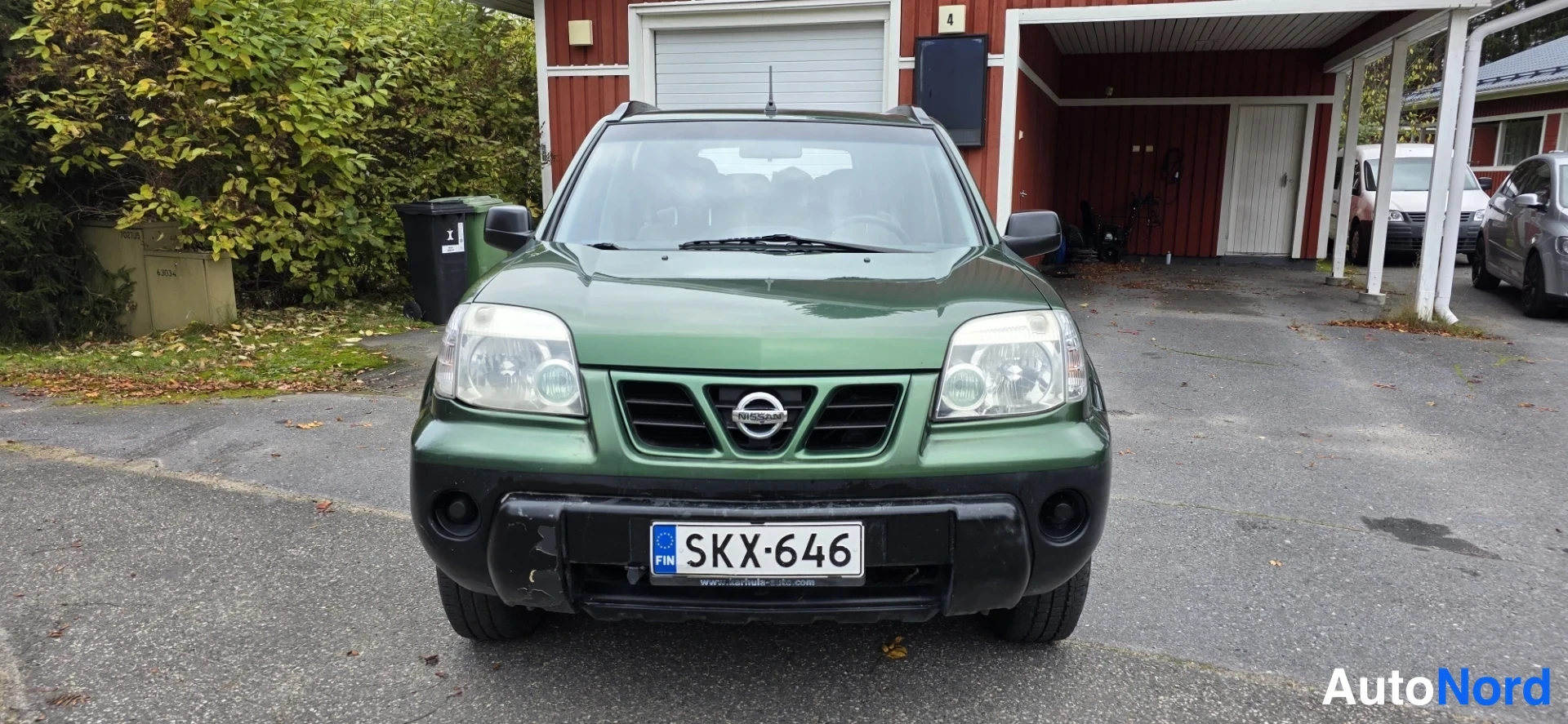 Green Nissan X-Trail 2002, front, photo 5