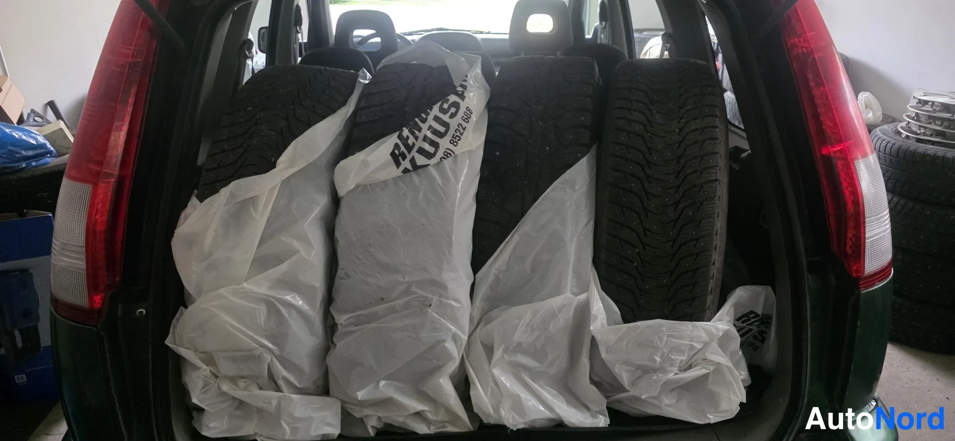 Green Nissan X-Trail 2002, boot, photo 15