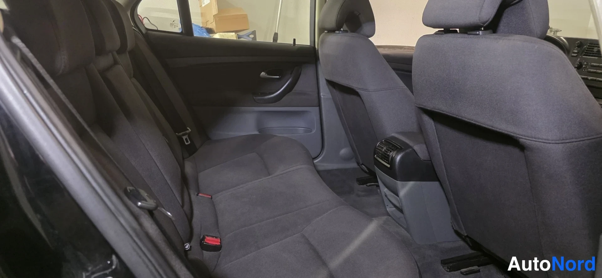 Black Saab 9-3 2004, rear seats, photo 13