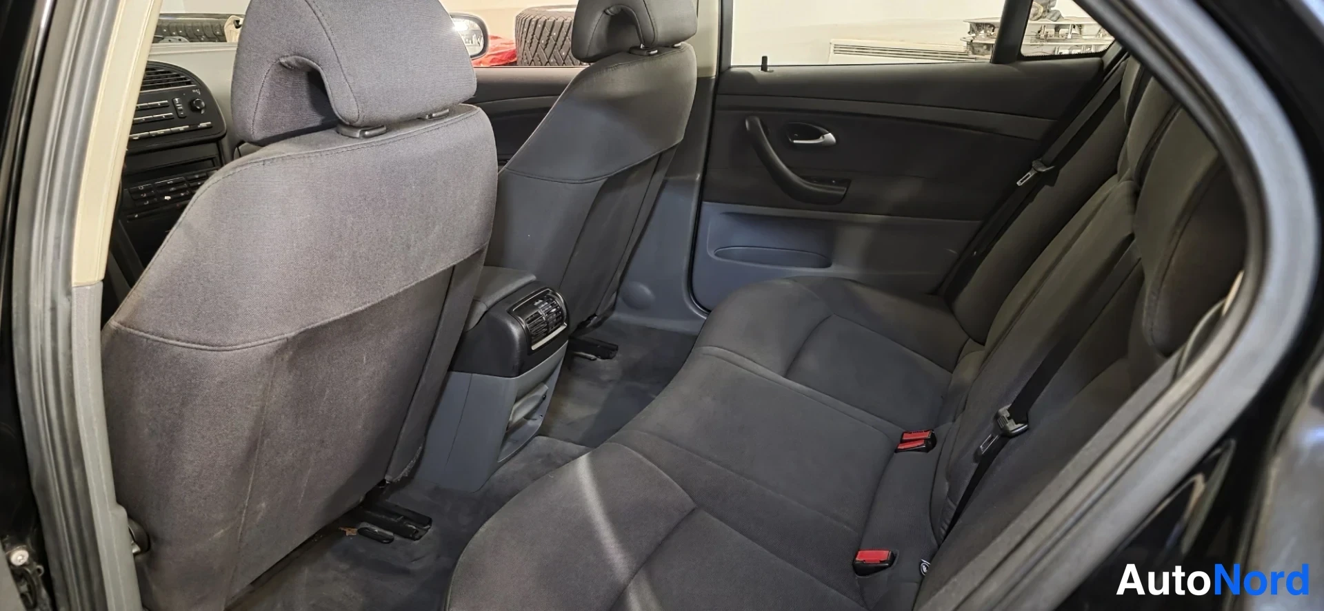 Black Saab 9-3 2004, rear seats, photo 14