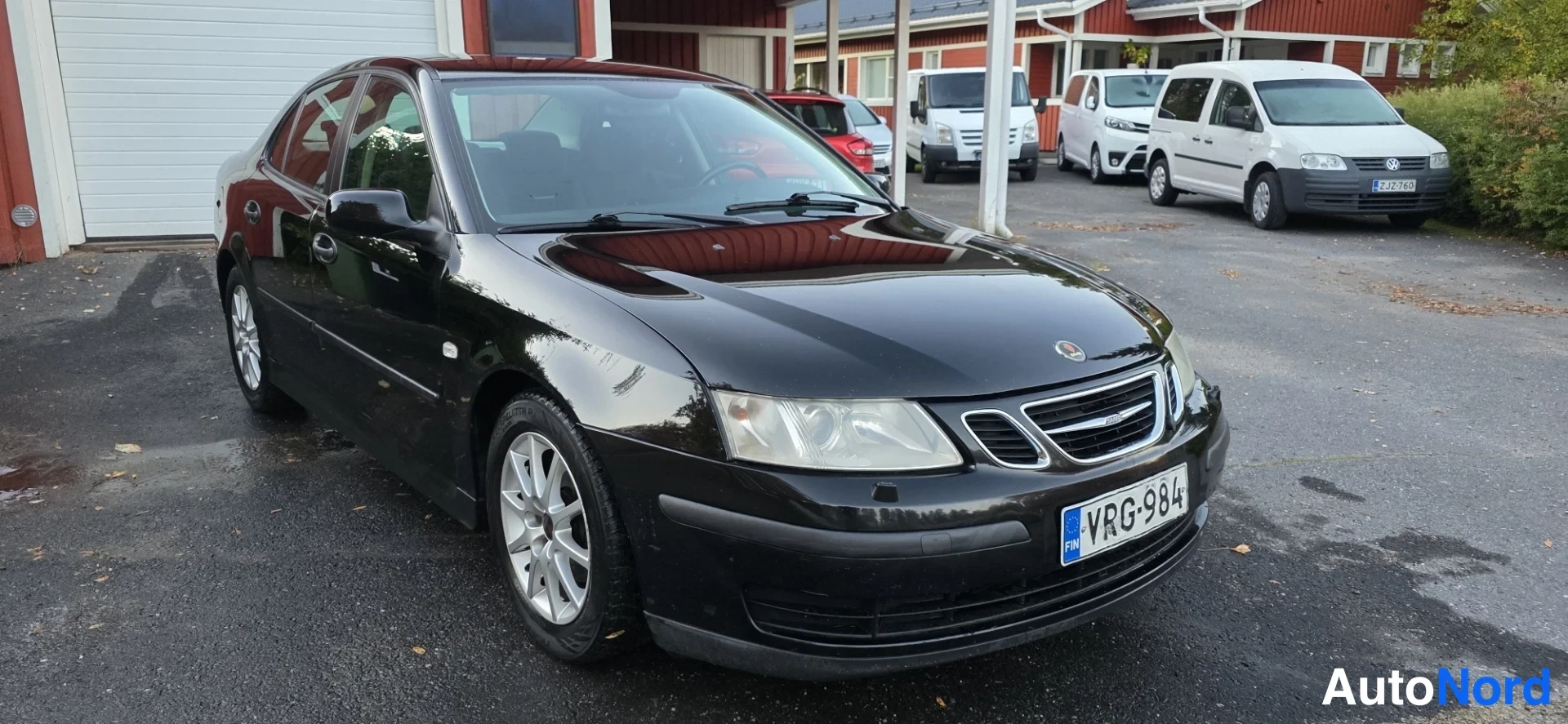 Black Saab 9-3 2004, front three-quarter, nose to the right, photo 3