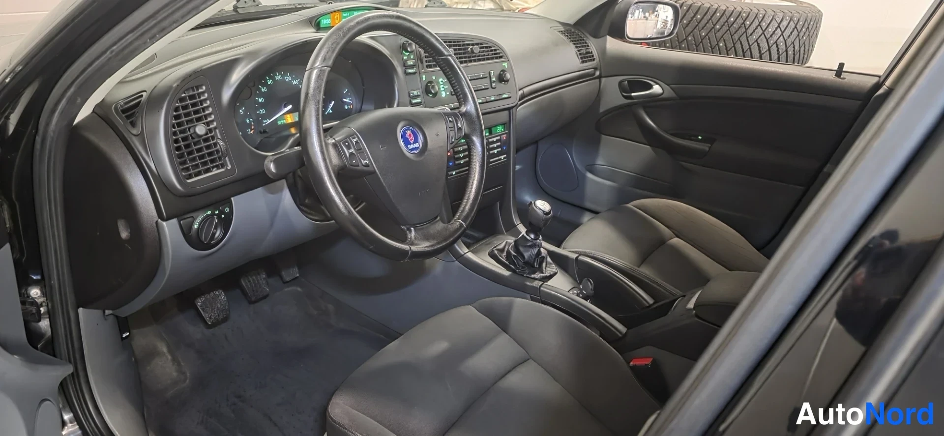 Black Saab 9-3 2004, cockpit, photo 12