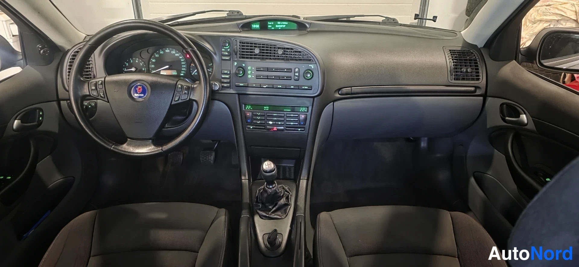 Black Saab 9-3 2004, cockpit, photo 9