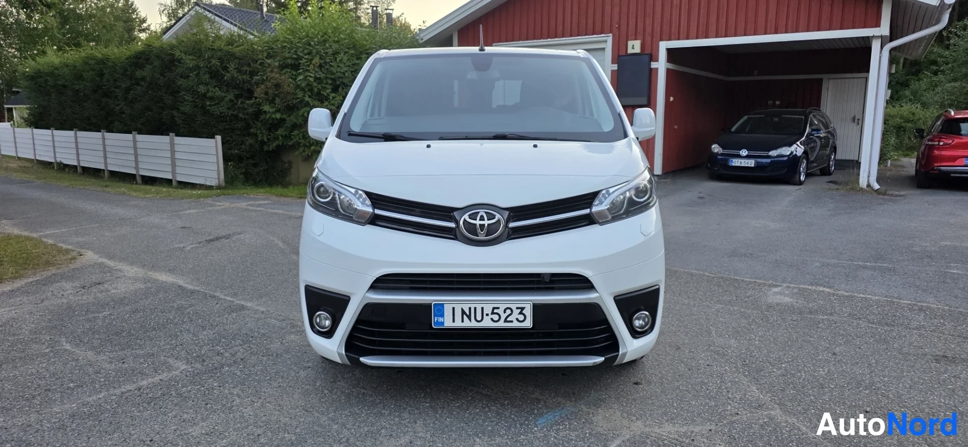 White Toyota Proace Verso 2017, front, photo 5