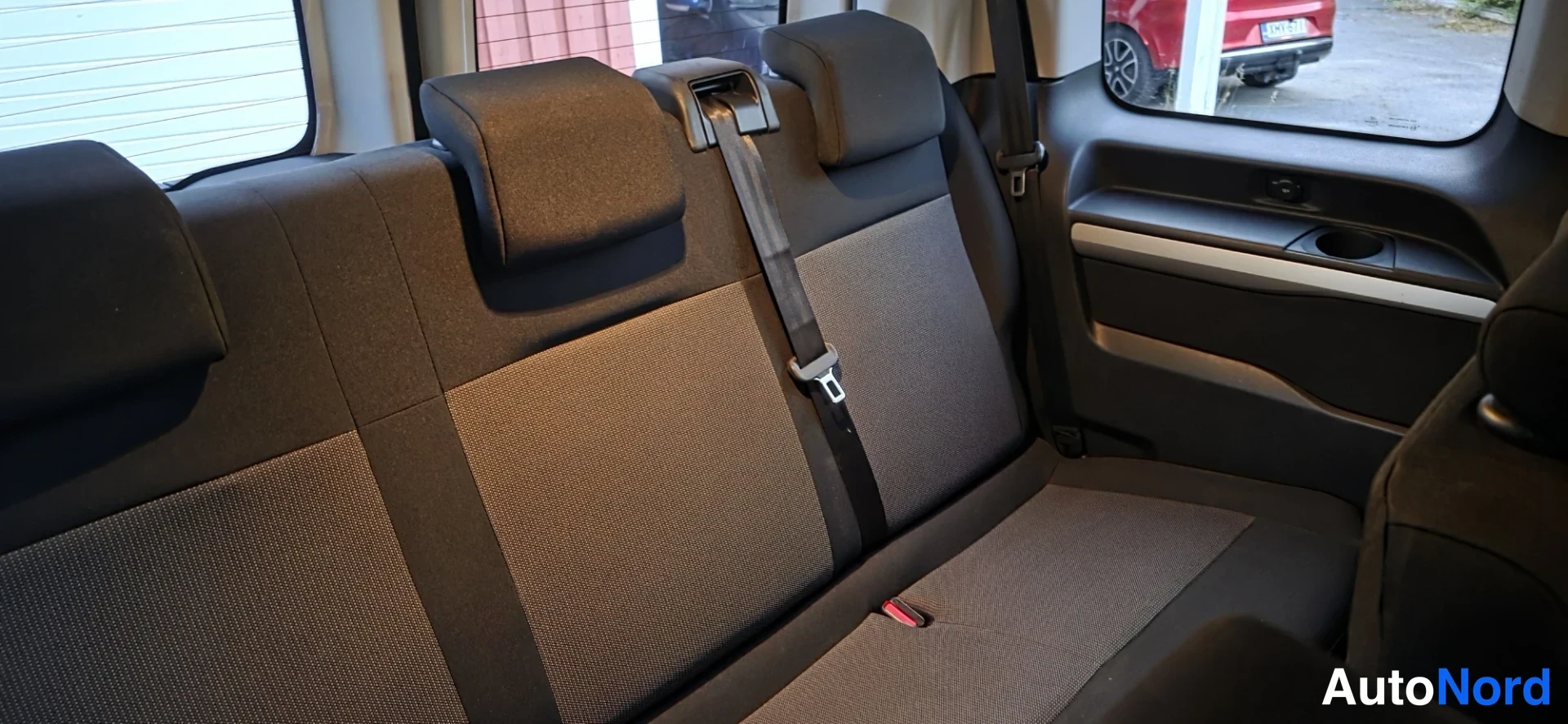 White Toyota Proace Verso 2017, rear seats, photo 13