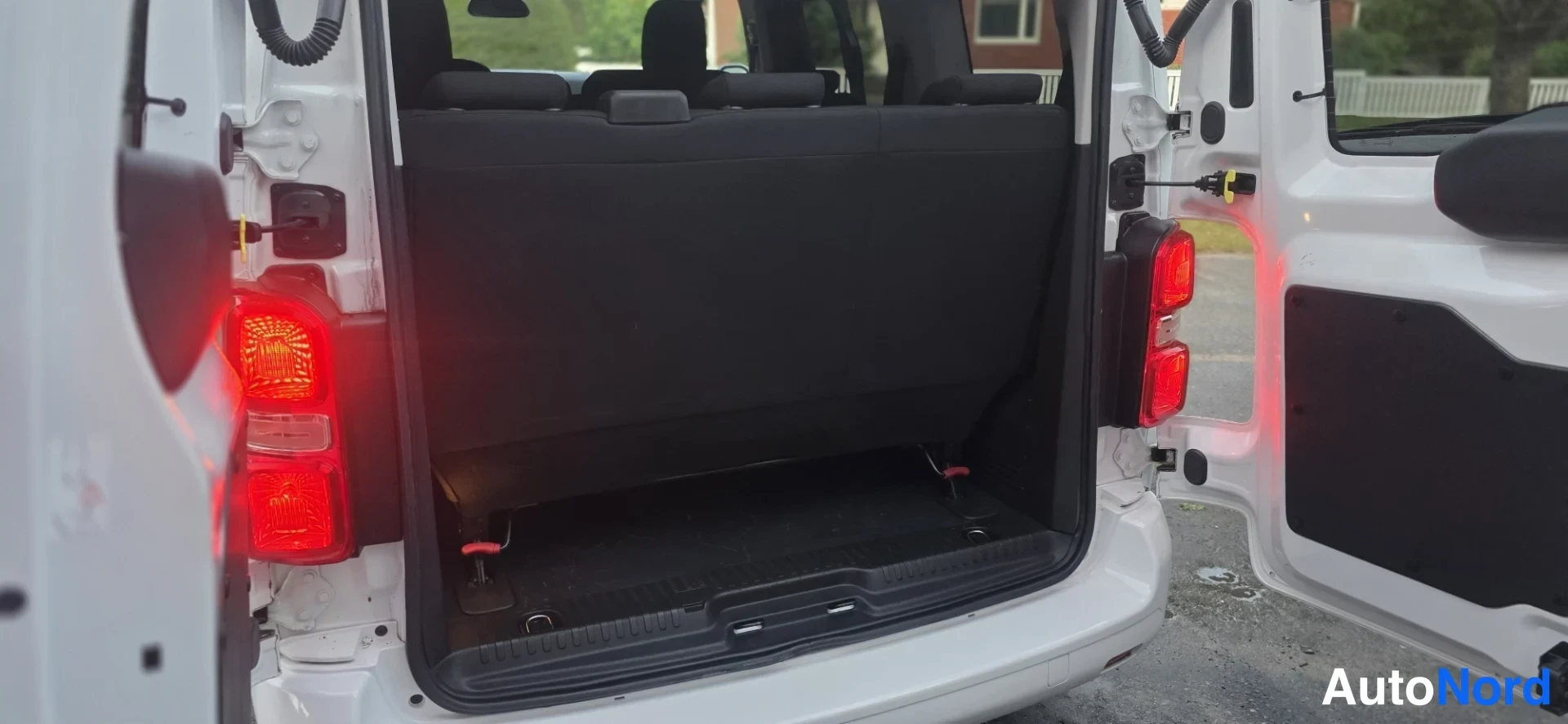 White Toyota Proace Verso 2017, boot, photo 15