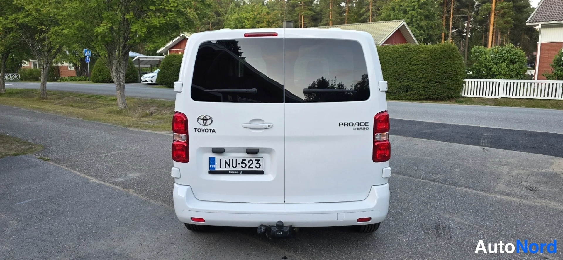 White Toyota Proace Verso 2017, rear, photo 8