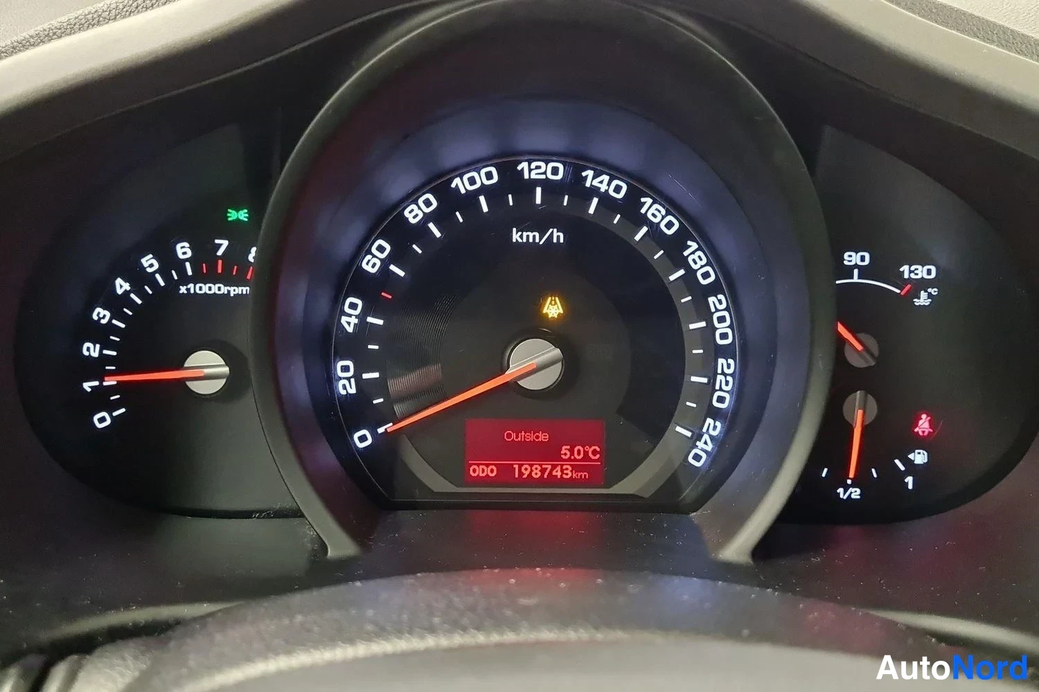 Valkoinen Kia Sportage 2012, yksityiskohta, kuva 20