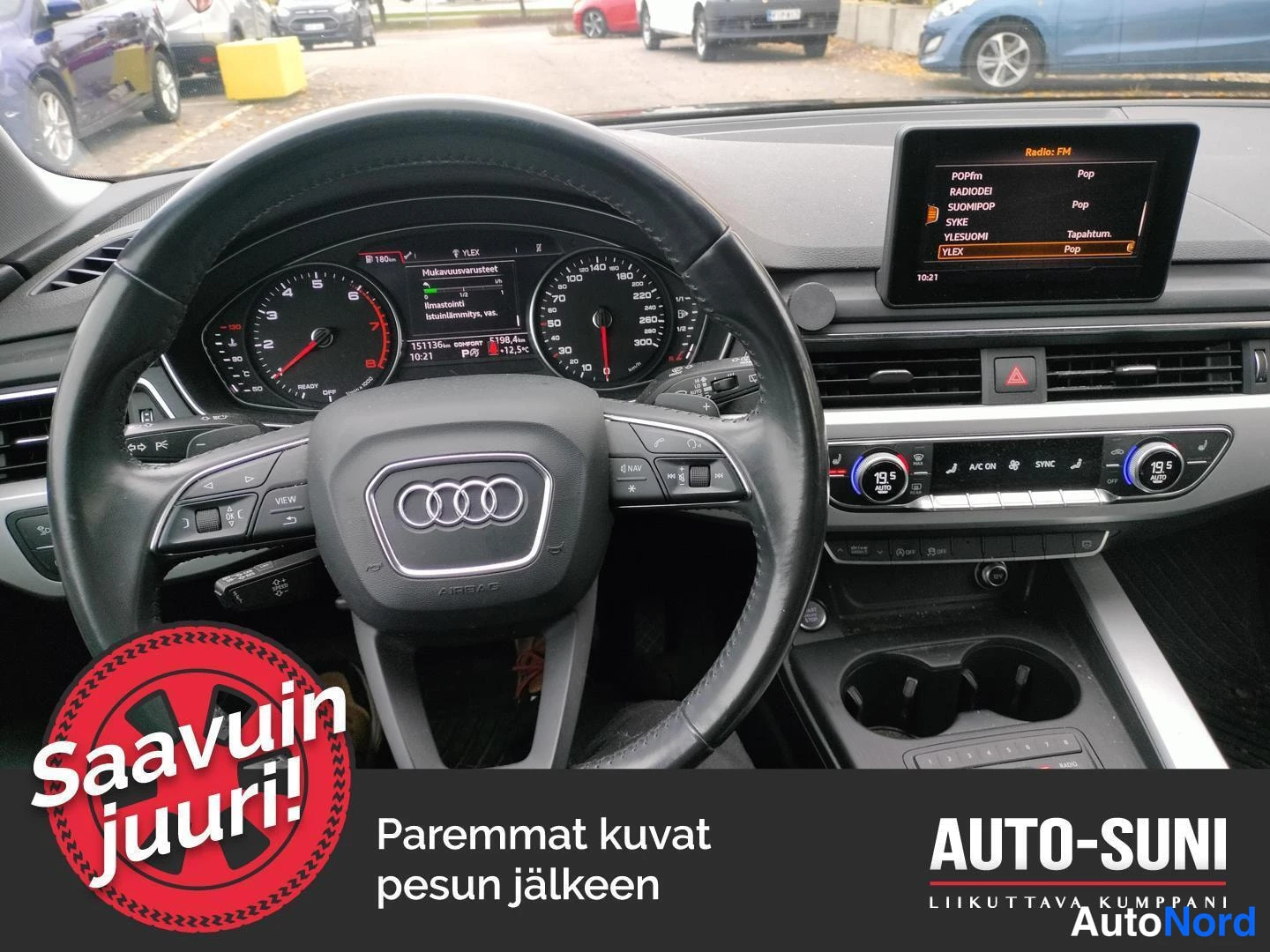 Harmaa Audi A4 2018, ohjaamo, kuva 6