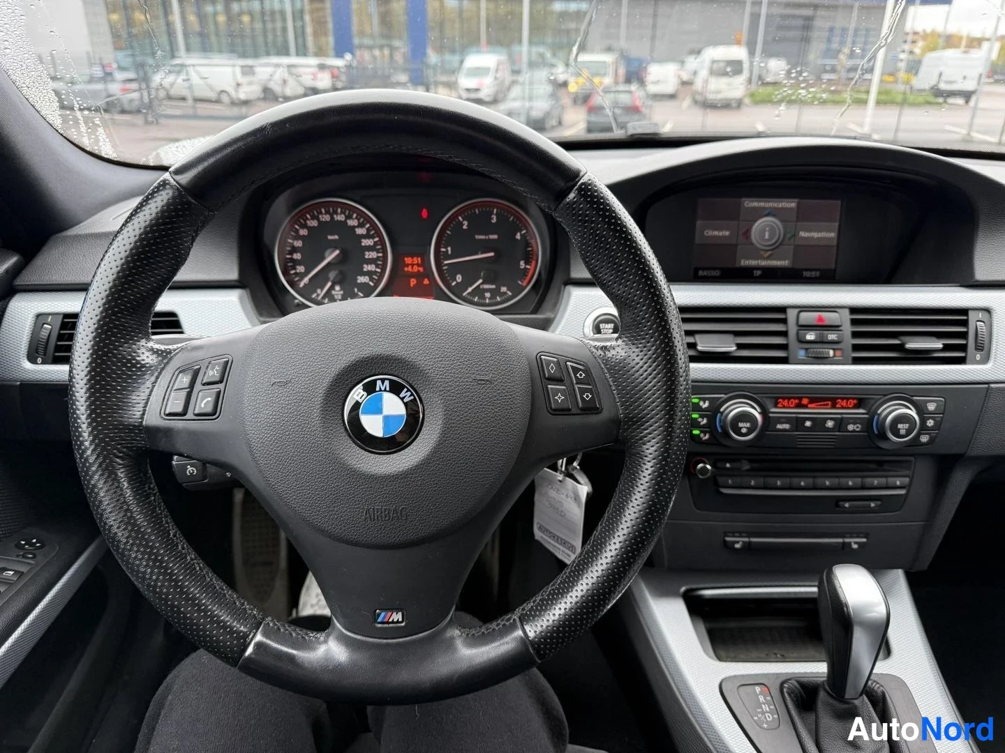 Black BMW 325d 2008, cockpit, photo 6