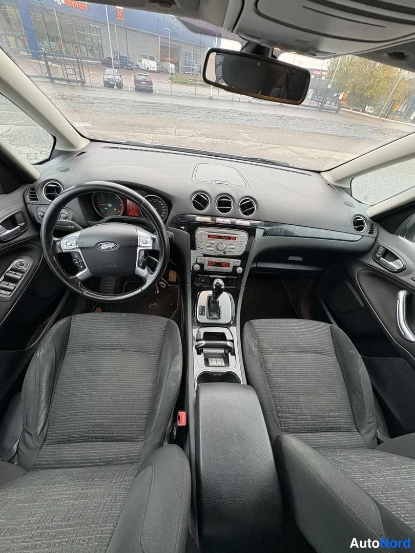 Harmaa Ford Galaxy 2010, ohjaamo, kuva 7