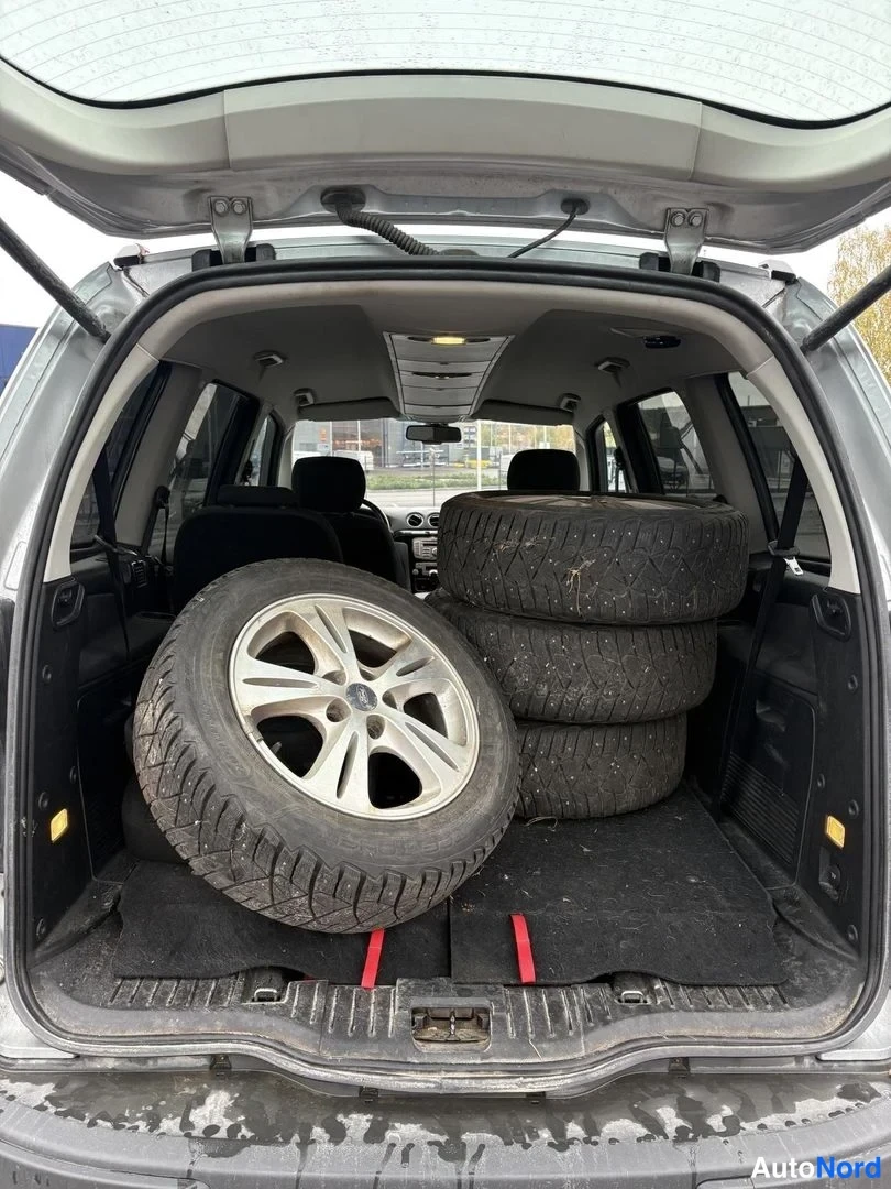 Harmaa Ford Galaxy 2010, tavaratila, kuva 10