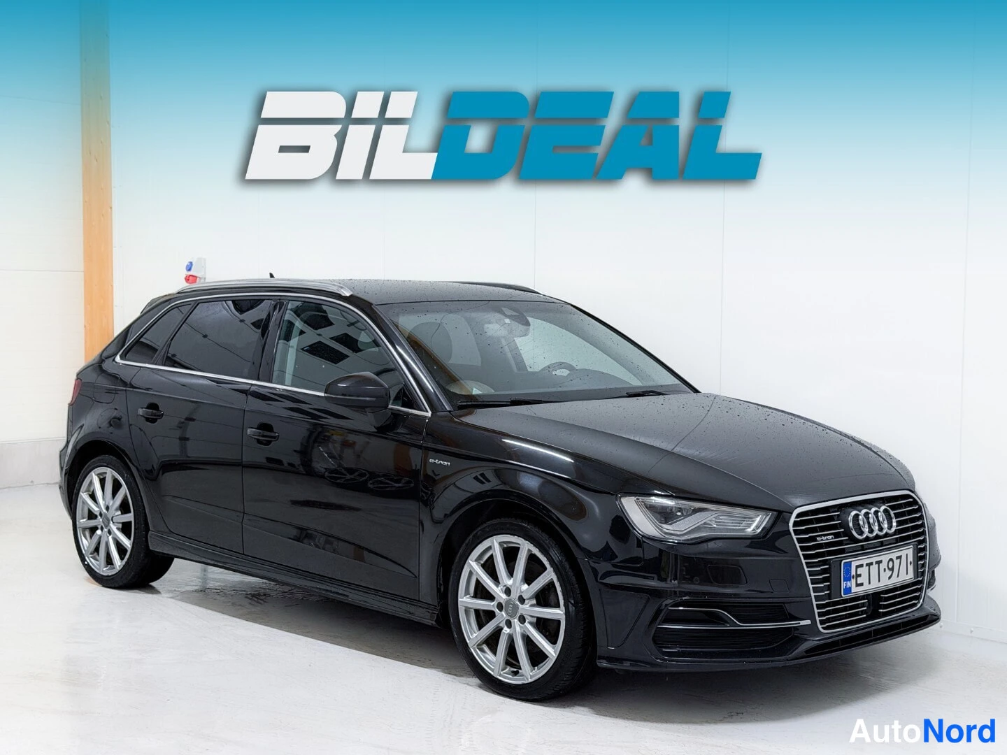 Black Audi A3 2016, front three-quarter, nose to the right, photo 2