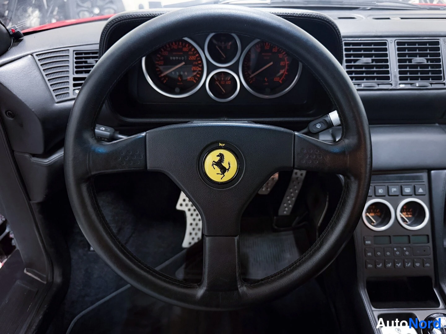 Red Ferrari 348 1991, detail, photo 16