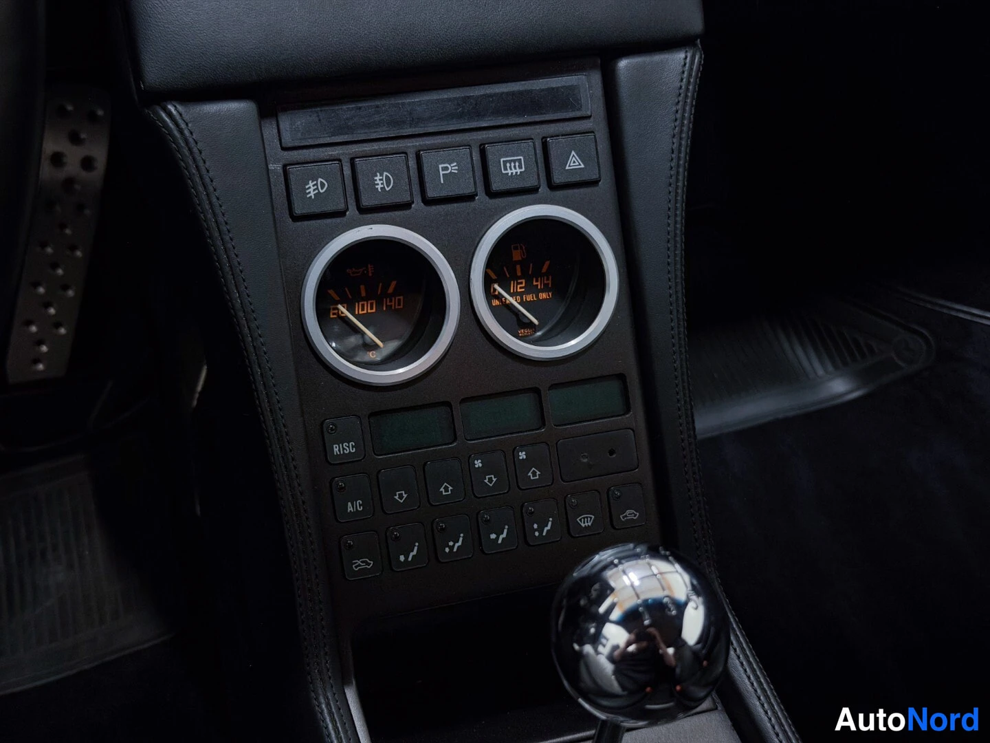 Red Ferrari 348 1991, detail, photo 18