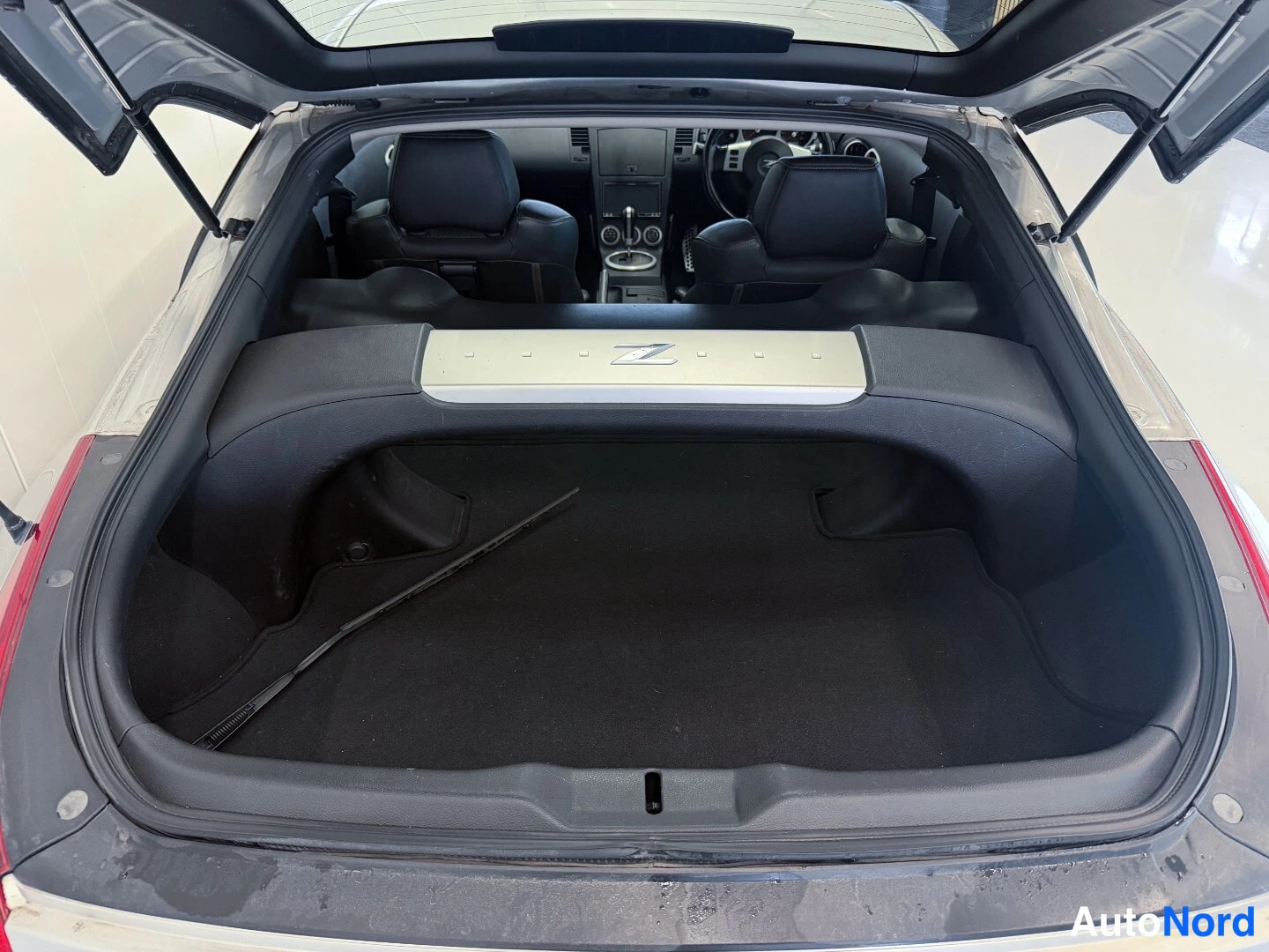 Silver Nissan 350Z 2004, boot, photo 12