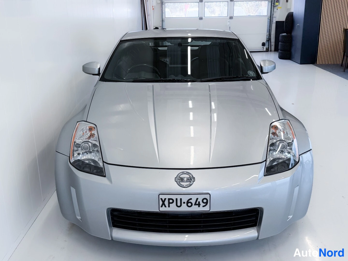Silver Nissan 350Z 2004, front, photo 3