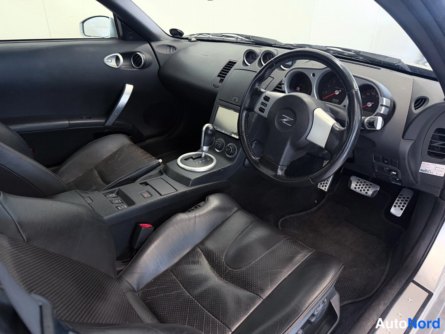 Silver Nissan 350Z 2004, cockpit, photo 7