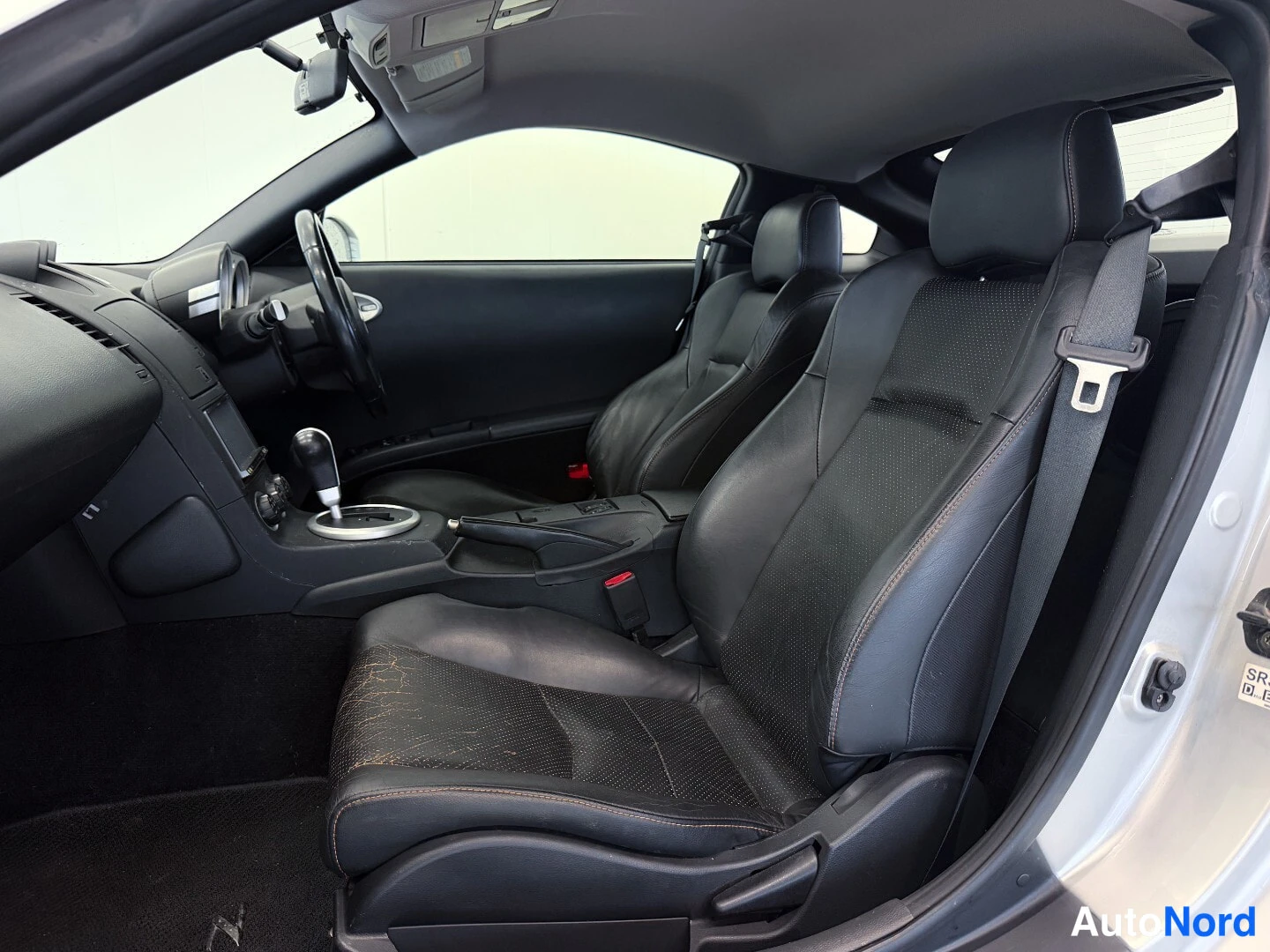 Silver Nissan 350Z 2004, front seats, photo 10