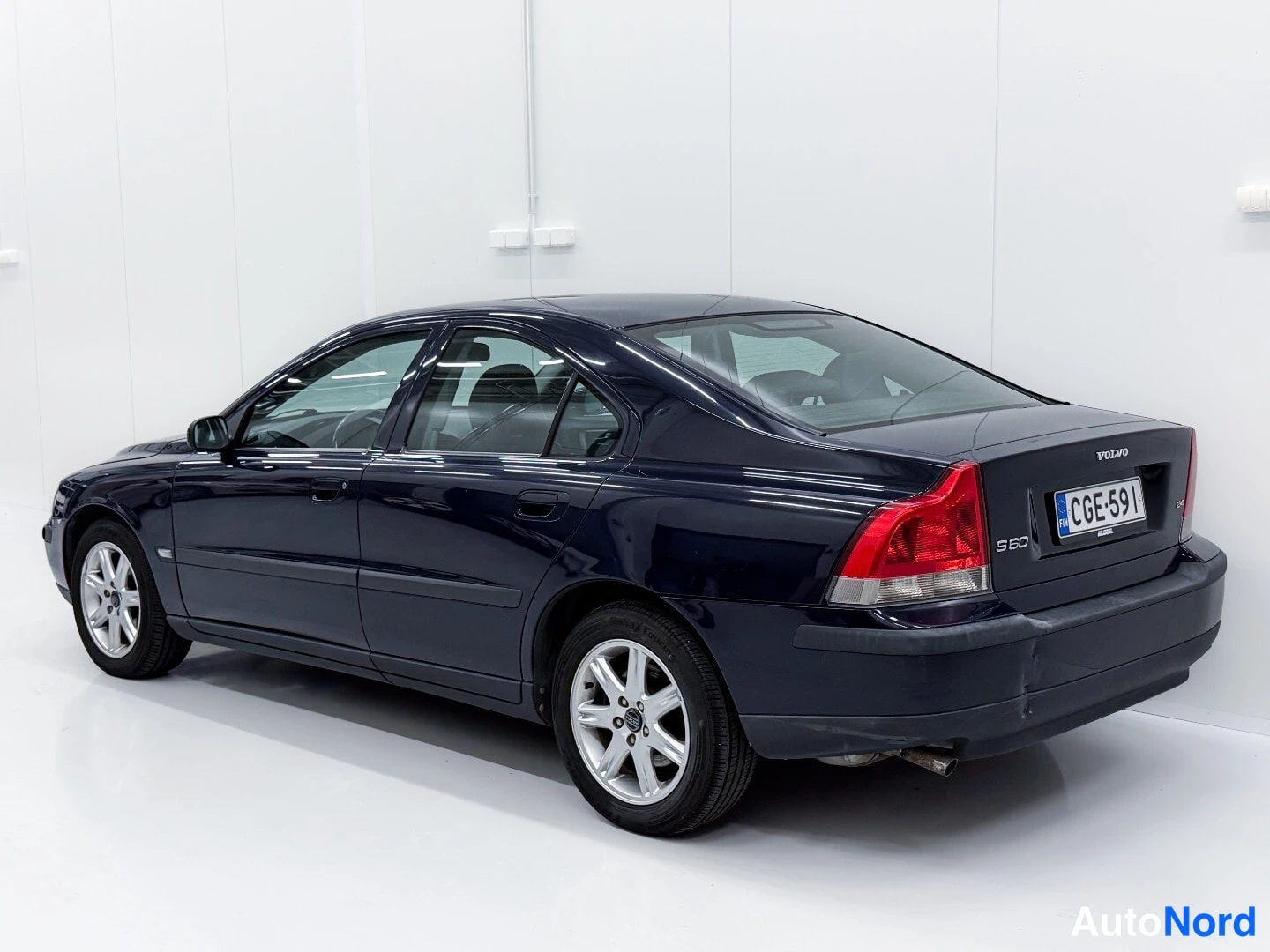 Blue Volvo S60 2004, rear three-quarter, photo 5