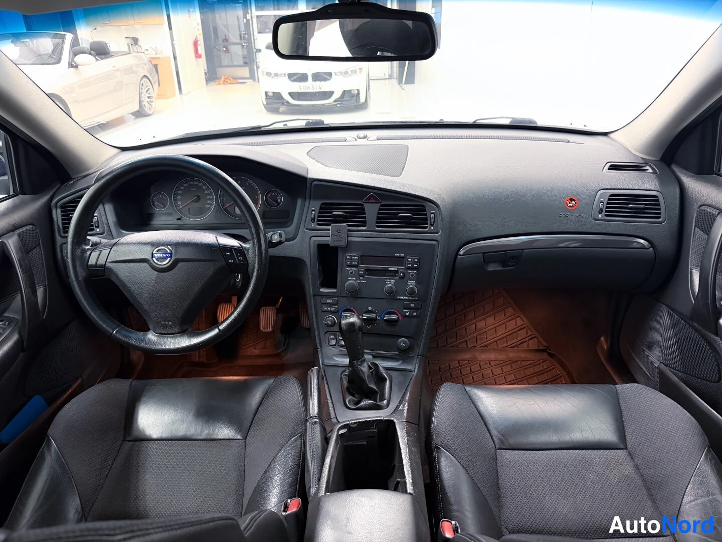 Blue Volvo S60 2004, cockpit, photo 8