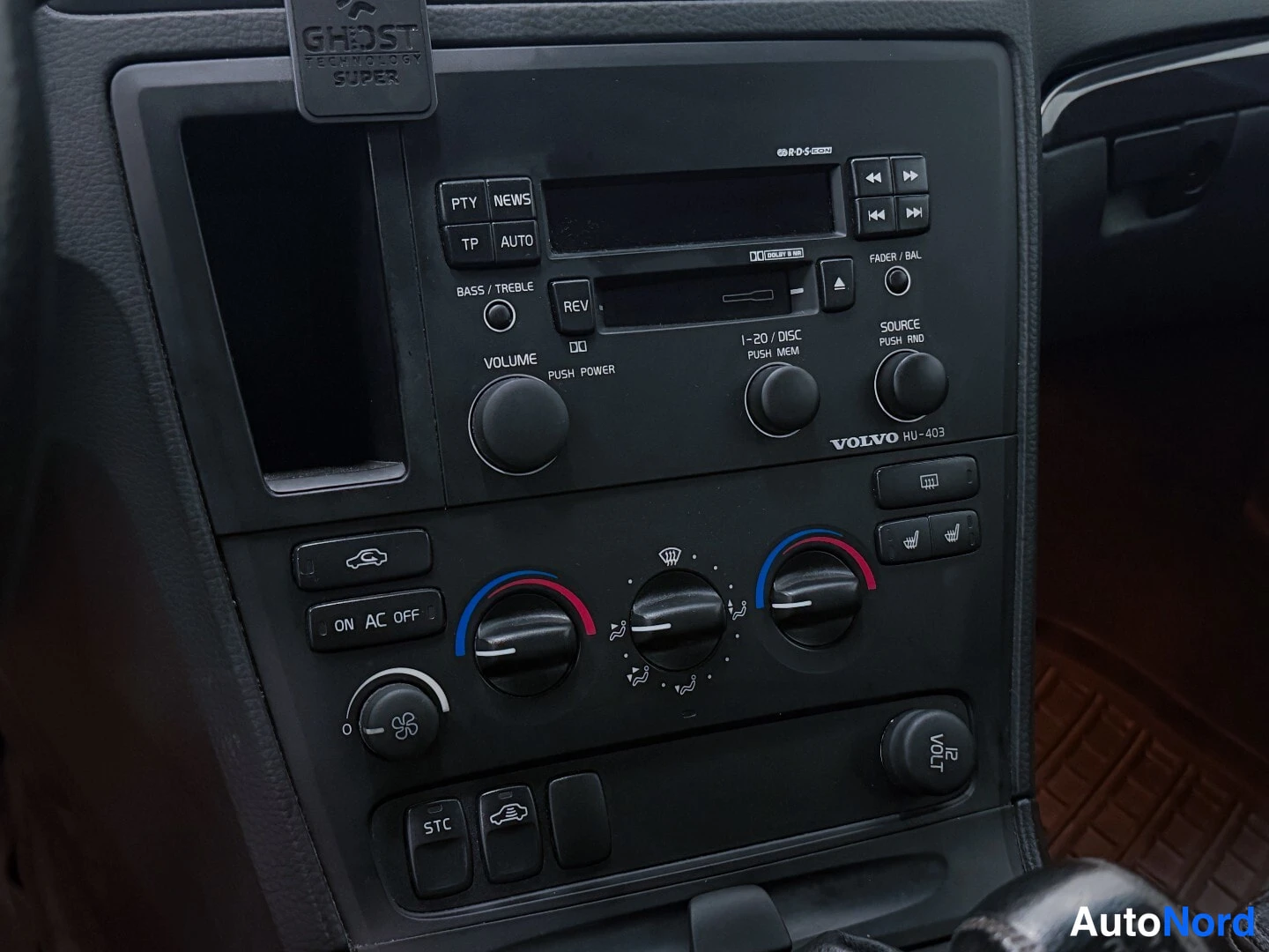 Blue Volvo S60 2004, detail, photo 18
