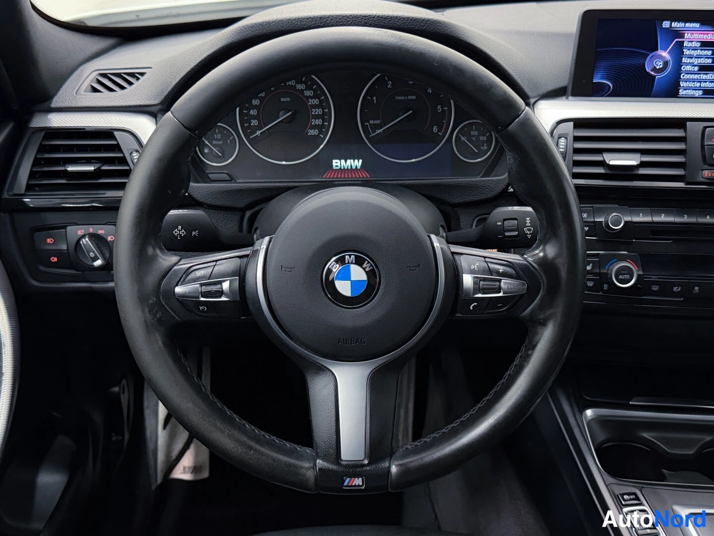White BMW 330d 2012, detail, photo 14