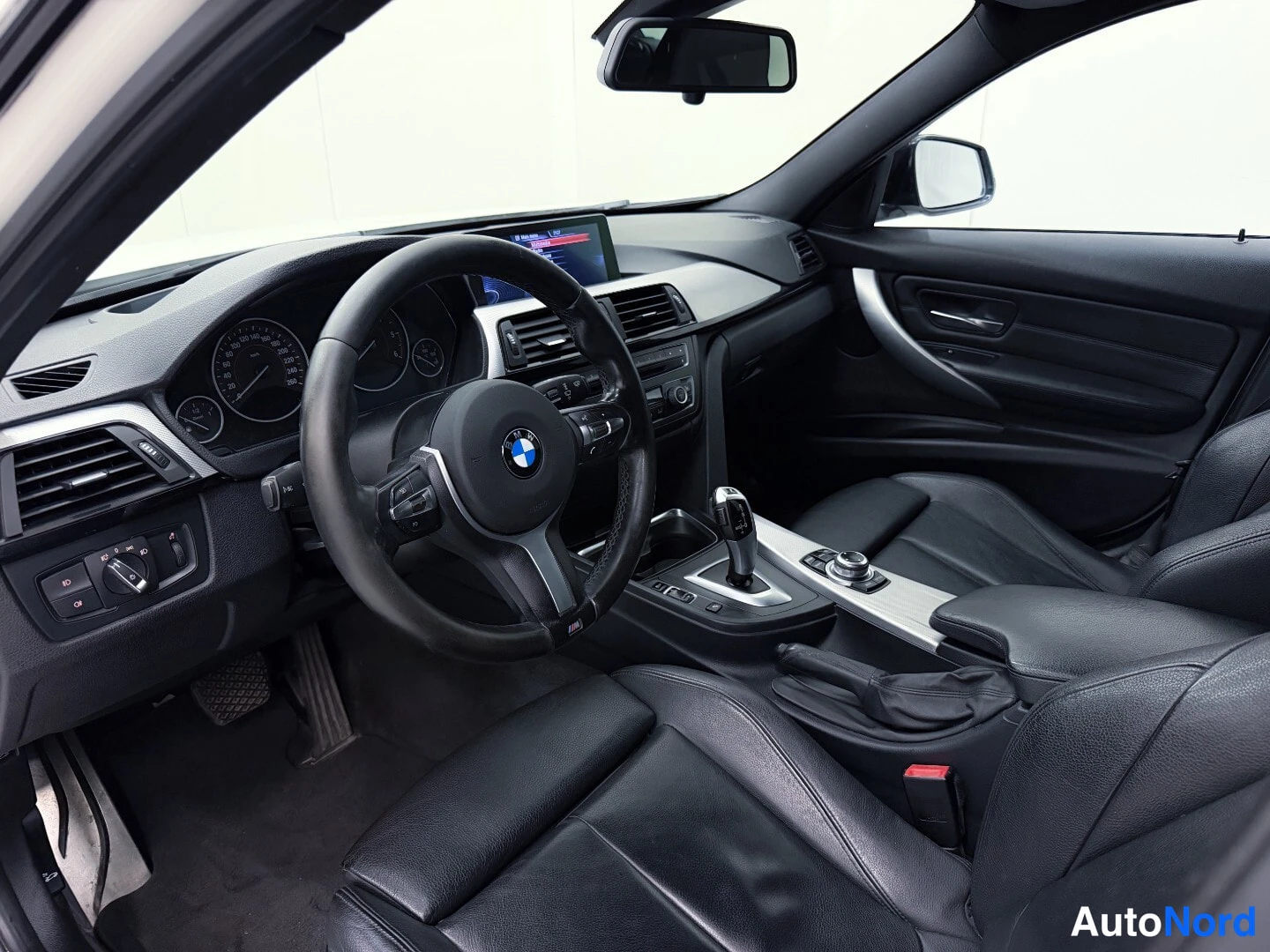 White BMW 330d 2012, cockpit, photo 7