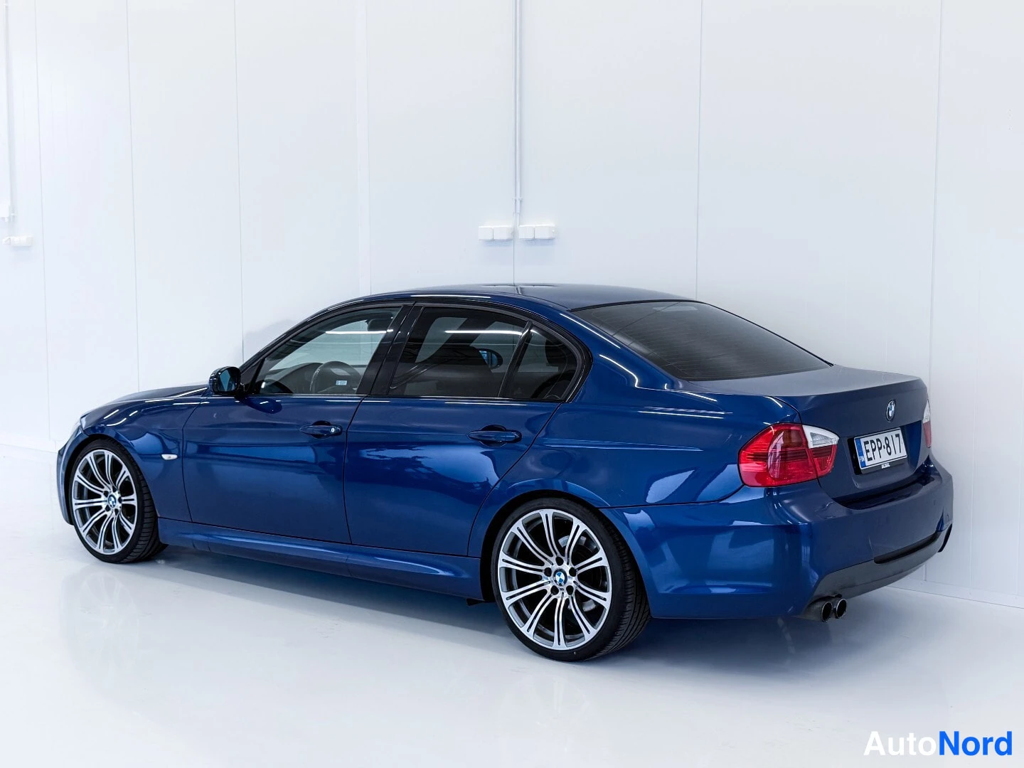 Blue BMW 325i 2007, rear three-quarter, photo 4