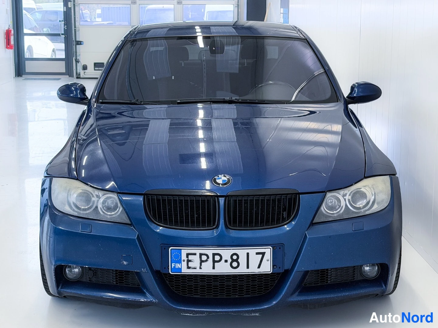 Blue BMW 325i 2007, front, photo 3