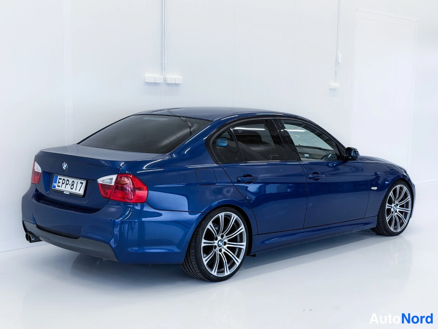 Blue BMW 325i 2007, rear three-quarter, photo 5