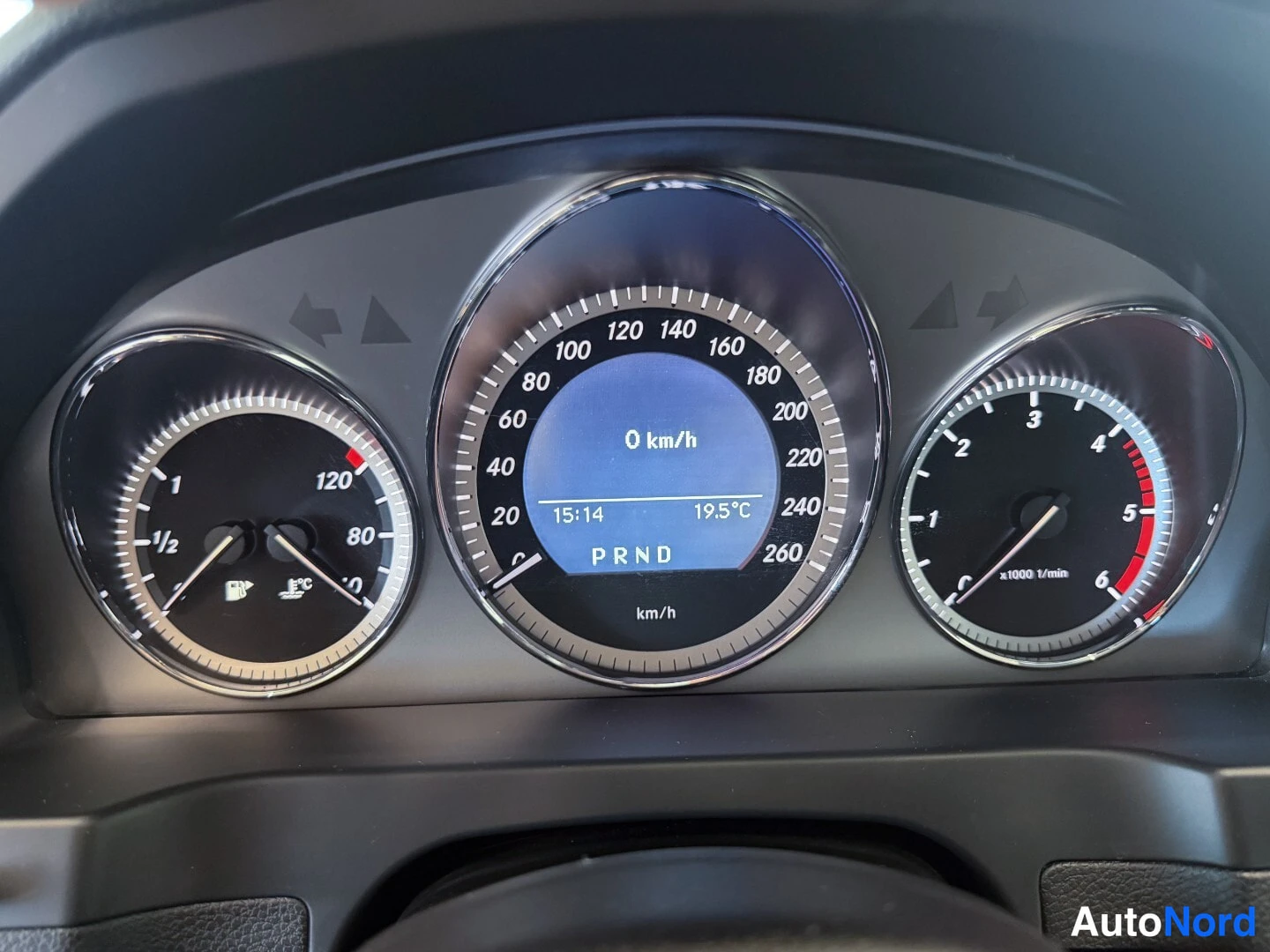 Silver Mercedes-Benz C 2010, detail, photo 15