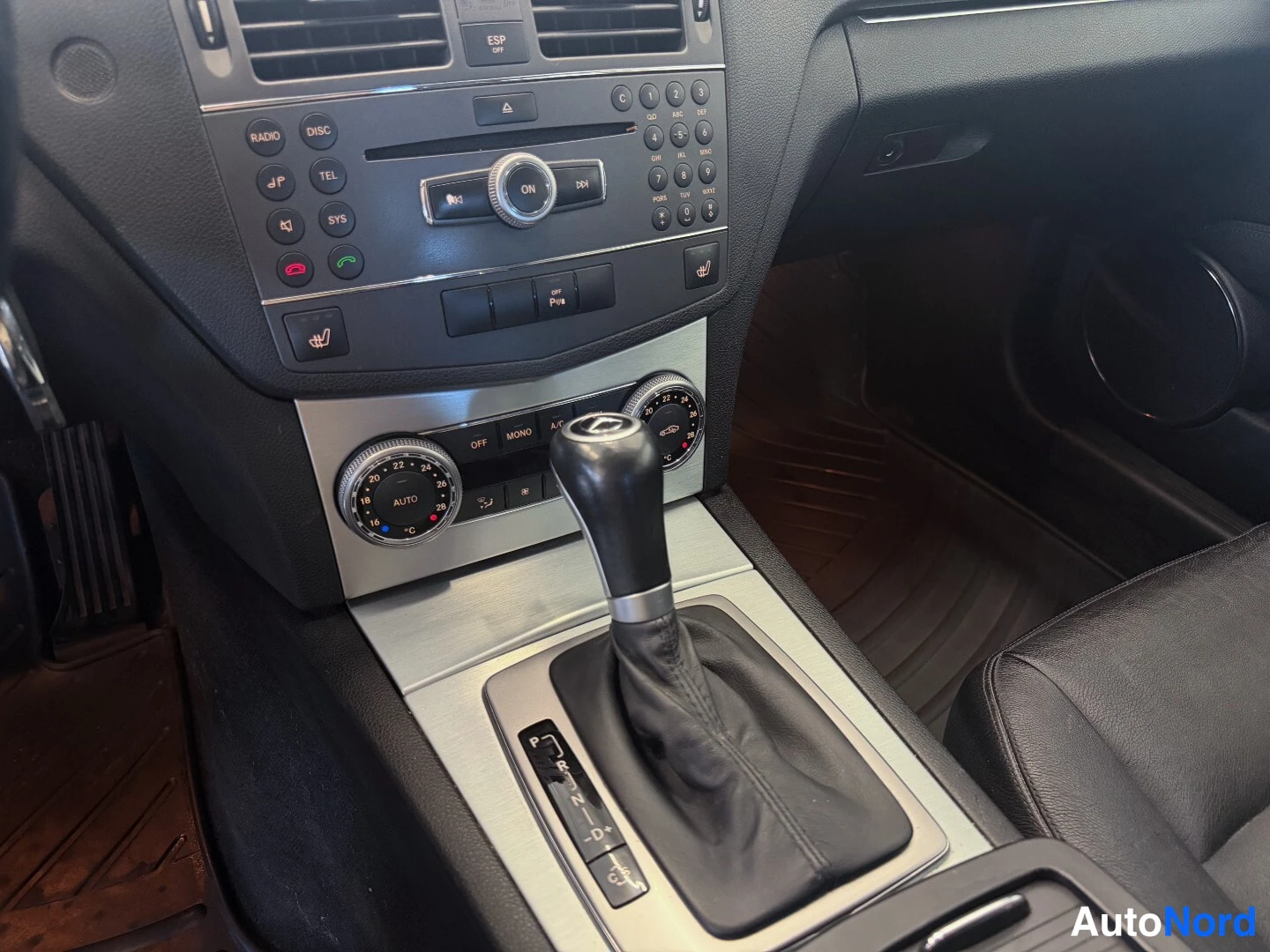 Silver Mercedes-Benz C 2010, cockpit, photo 6