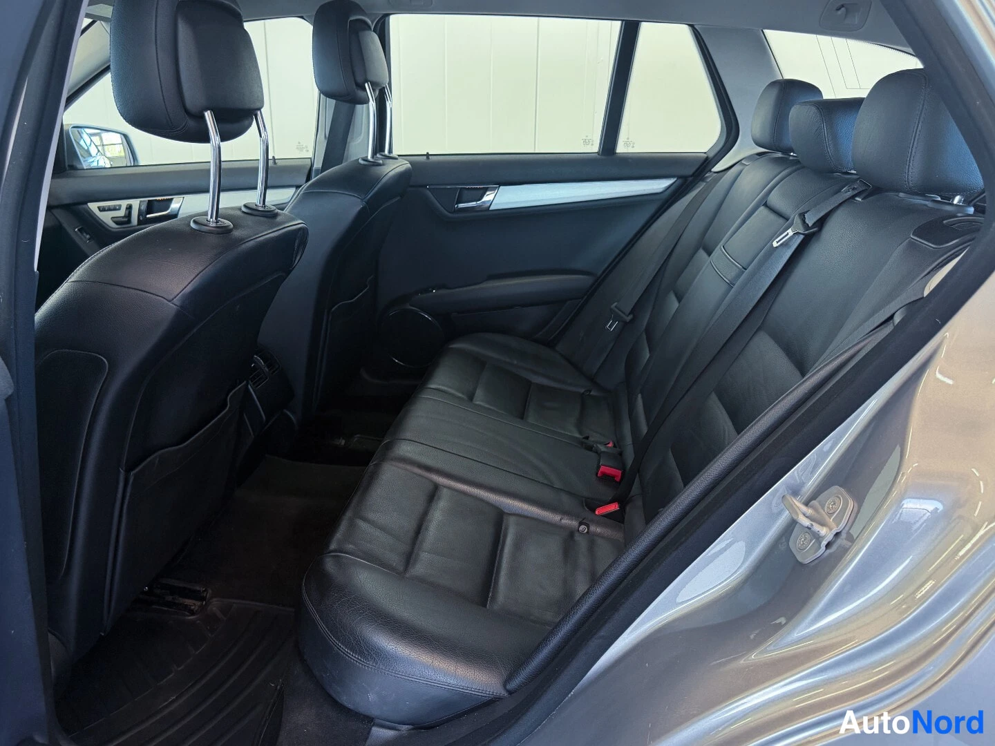 Silver Mercedes-Benz C 2010, rear seats, photo 11
