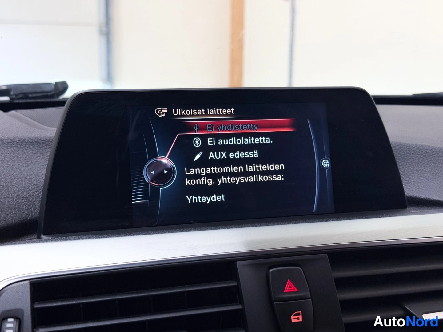 Black BMW 330e 2017, detail, photo 21