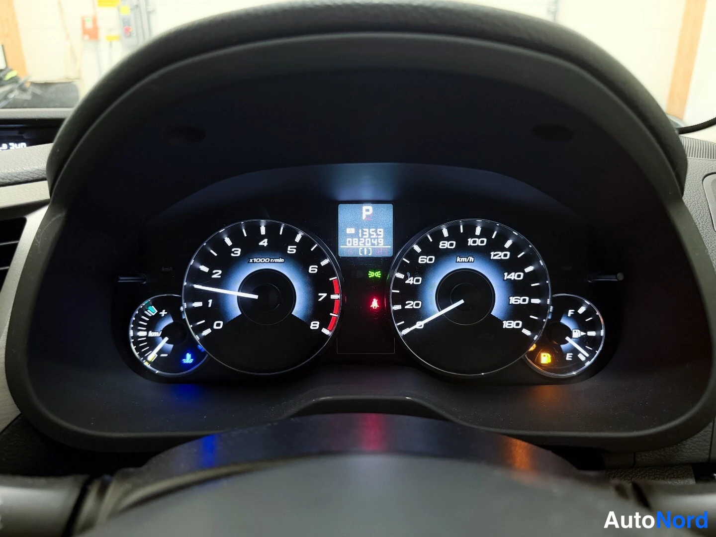 Silver Subaru Legacy 2009, detail, photo 16