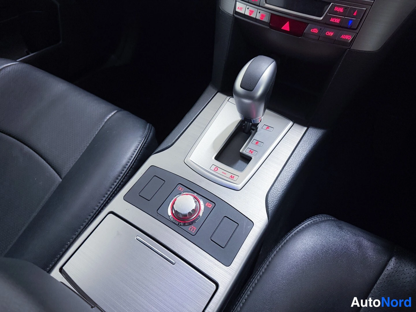 Silver Subaru Legacy 2009, detail, photo 18