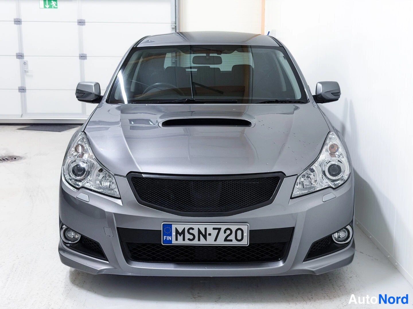 Silver Subaru Legacy 2009, front, photo 3