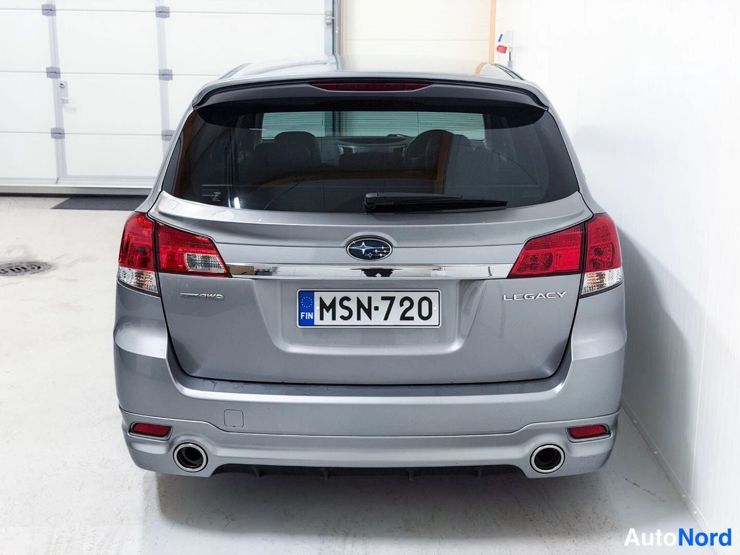 Silver Subaru Legacy 2009, rear, photo 6