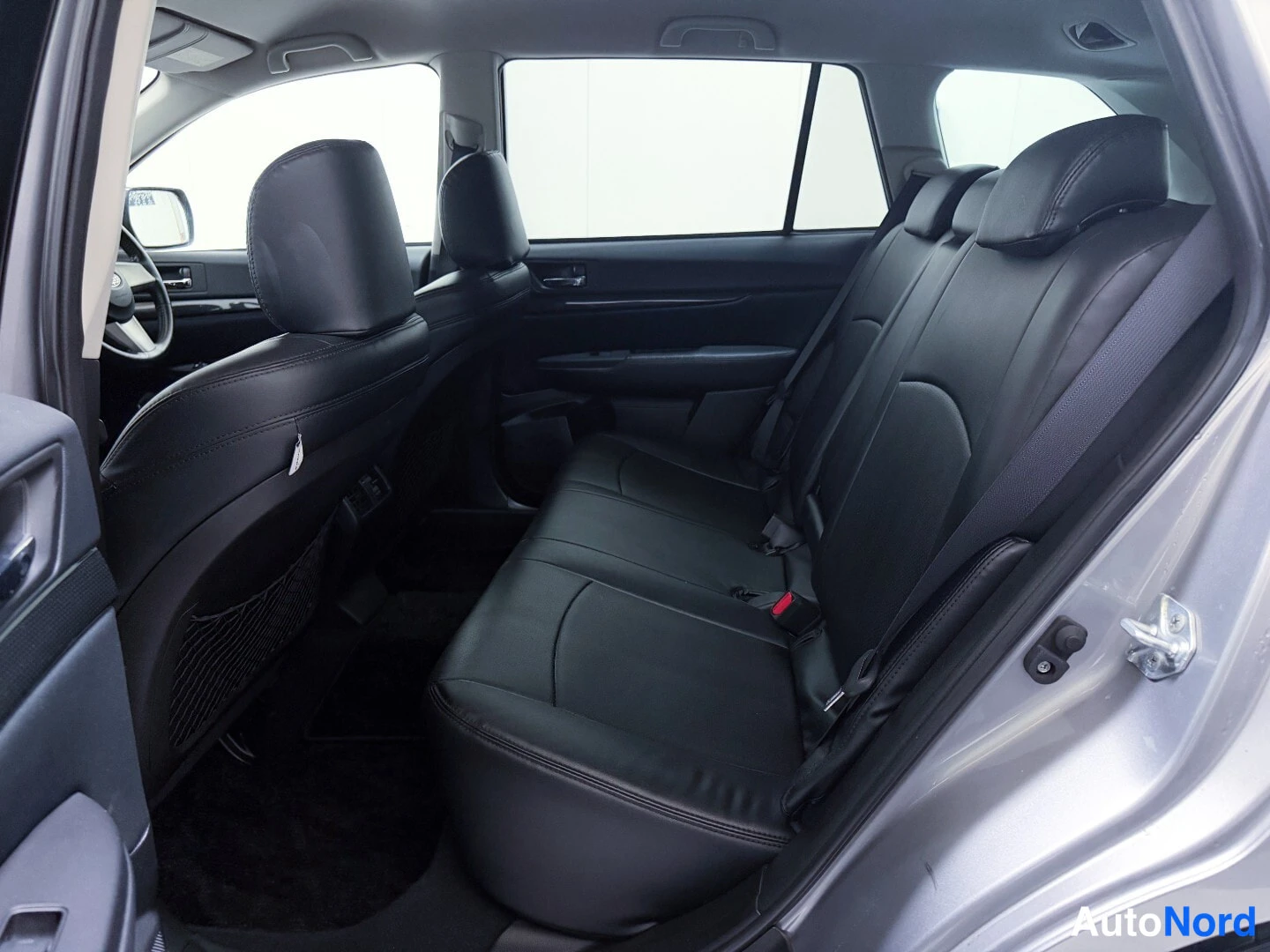 Silver Subaru Legacy 2009, rear seats, photo 11
