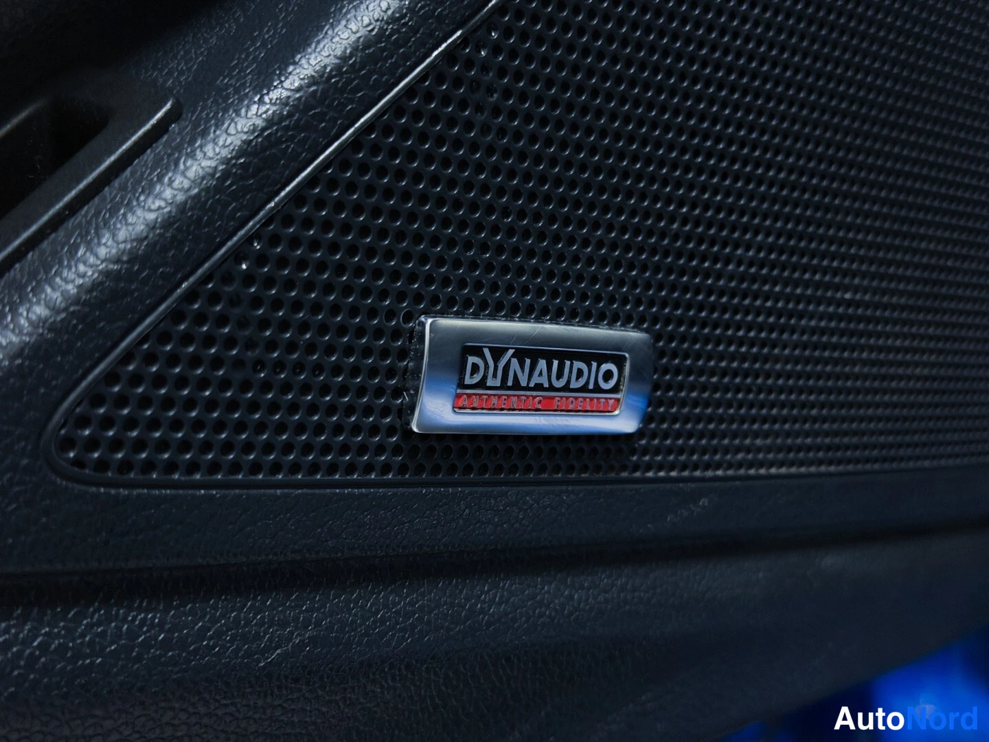 Blue Volkswagen Scirocco 2011, detail, photo 21