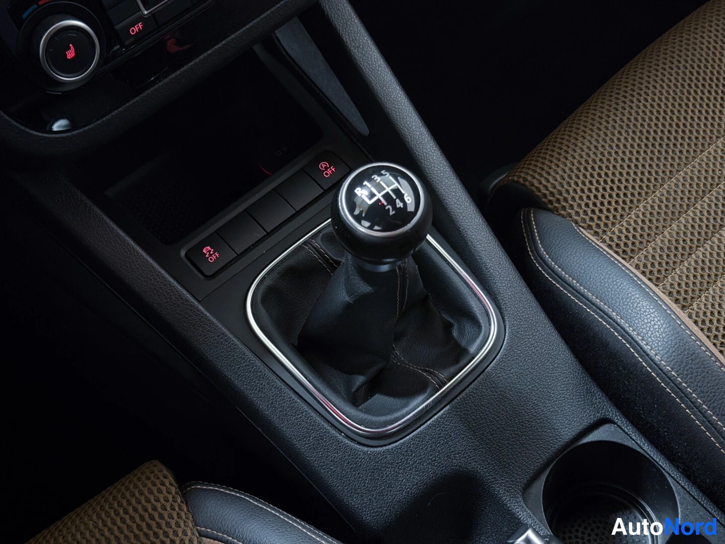 Blue Volkswagen Scirocco 2011, detail, photo 22