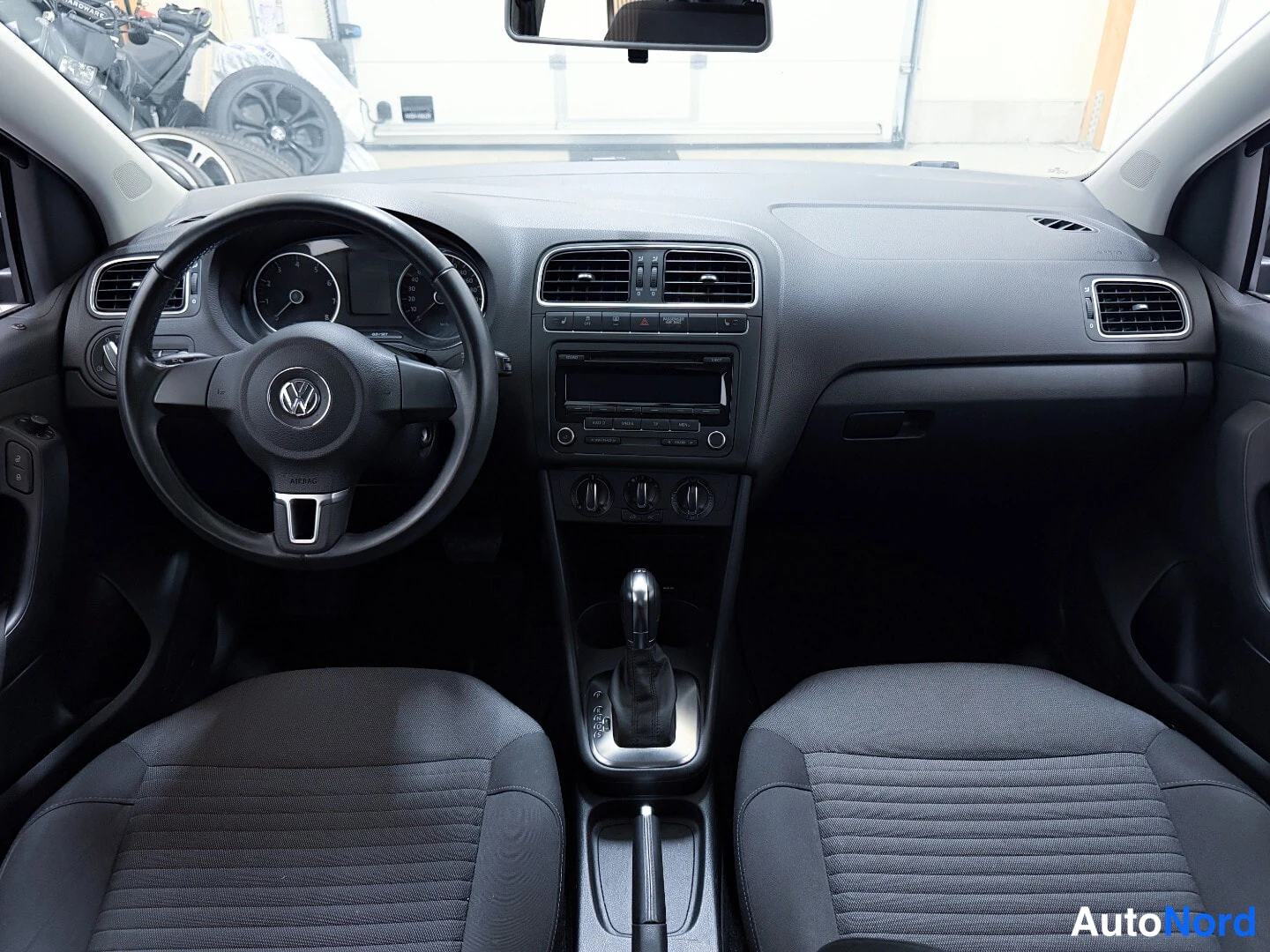 Black Volkswagen Polo 2013, cockpit, photo 8