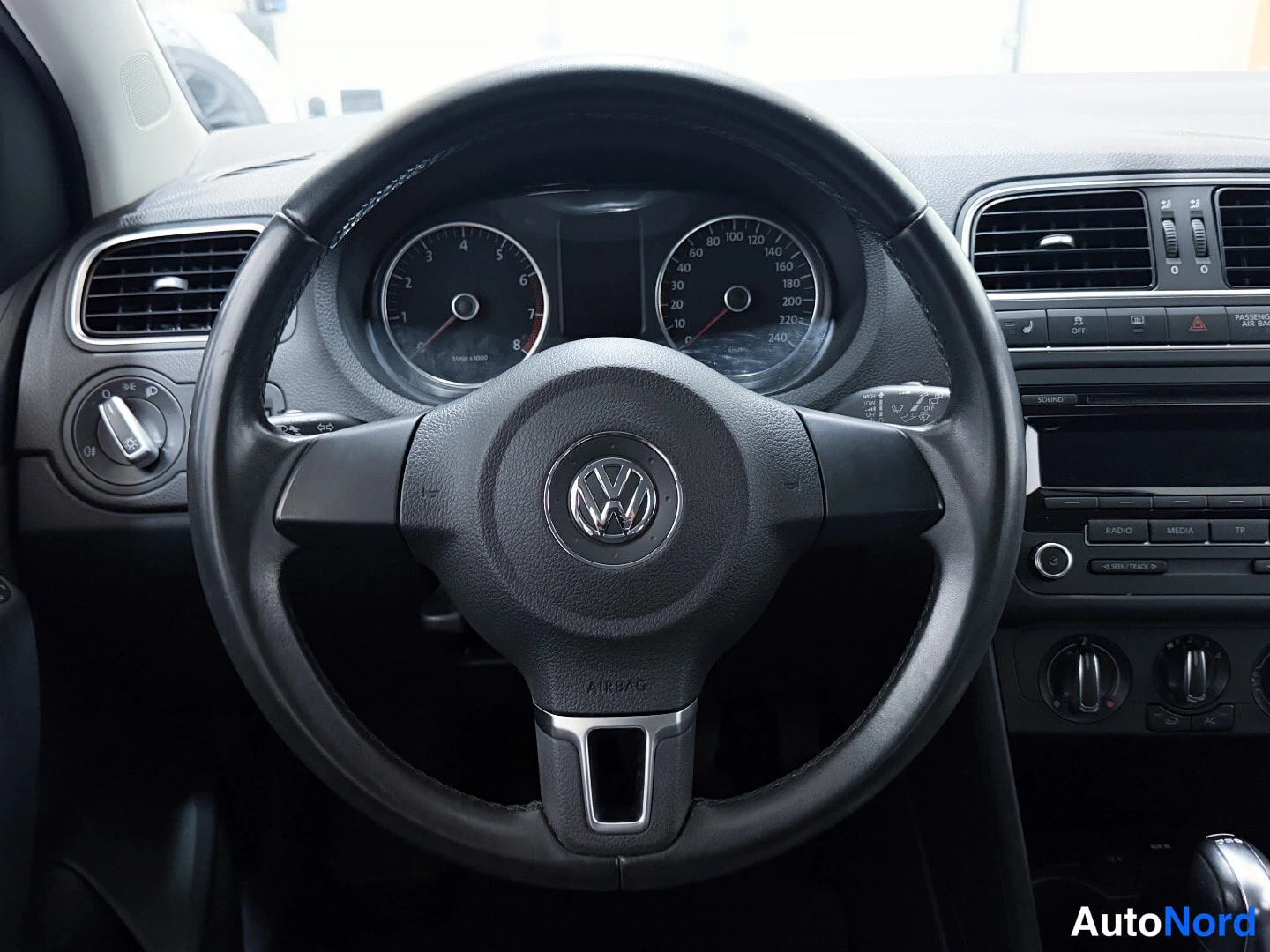 Black Volkswagen Polo 2013, cockpit, photo 9