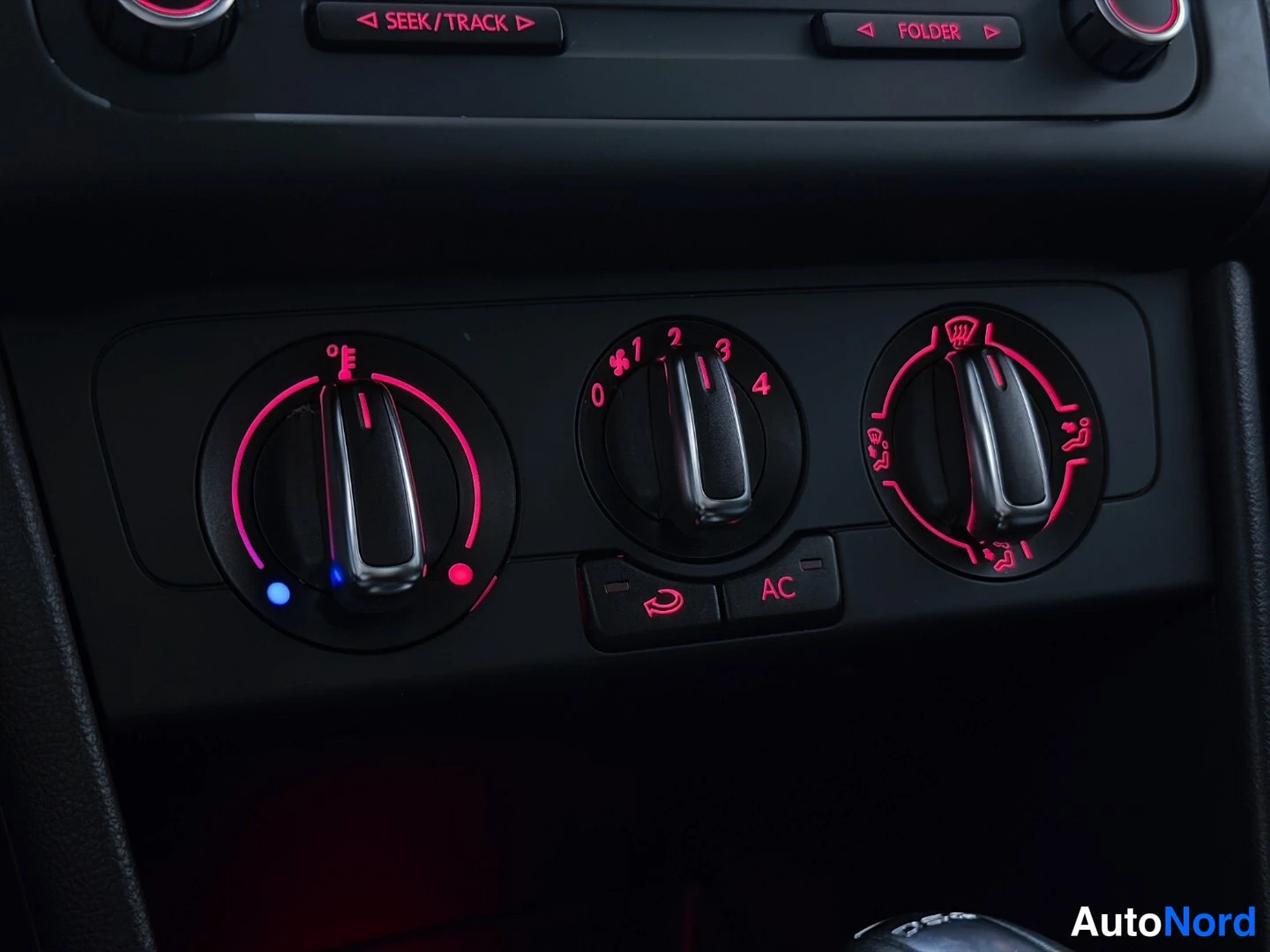 Black Volkswagen Polo 2013, detail, photo 20