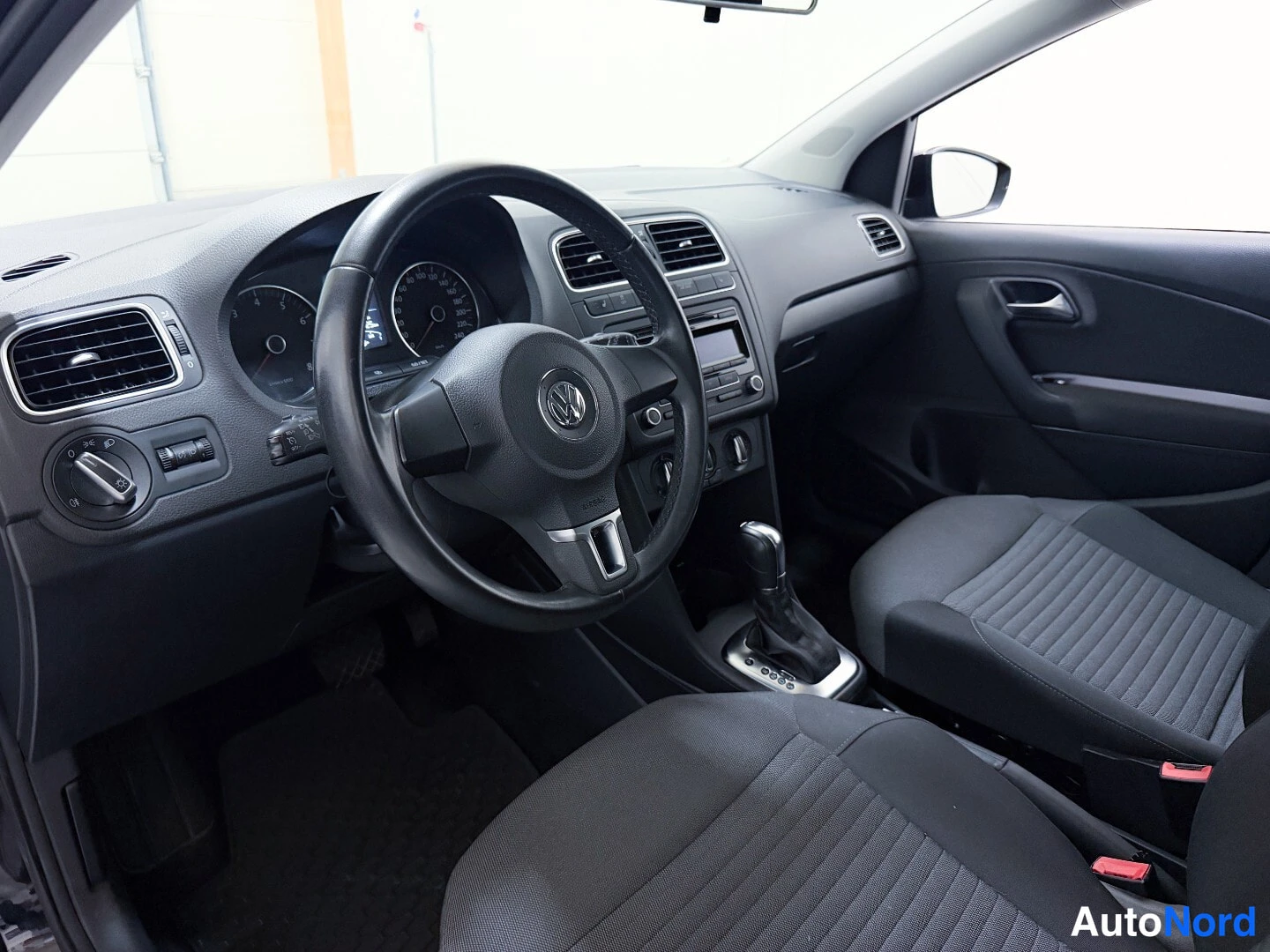 Black Volkswagen Polo 2013, cockpit, photo 7