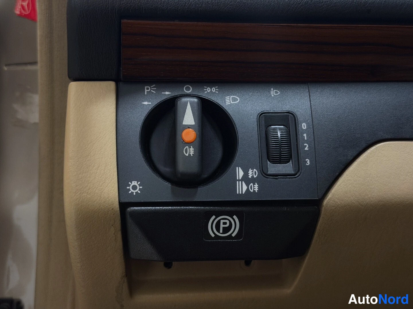 Beige Mercedes-Benz 230 1990, detail, photo 14